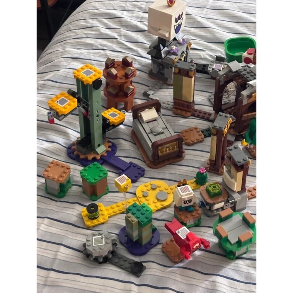 Lego Mario Set Bundle - Picture 4 of 9